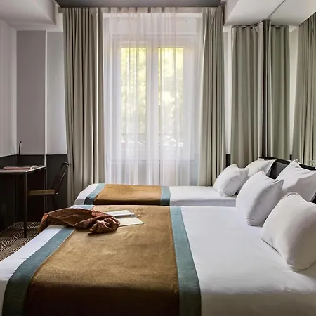 غاستون باريس