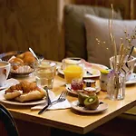 Gaston Hotel 3*